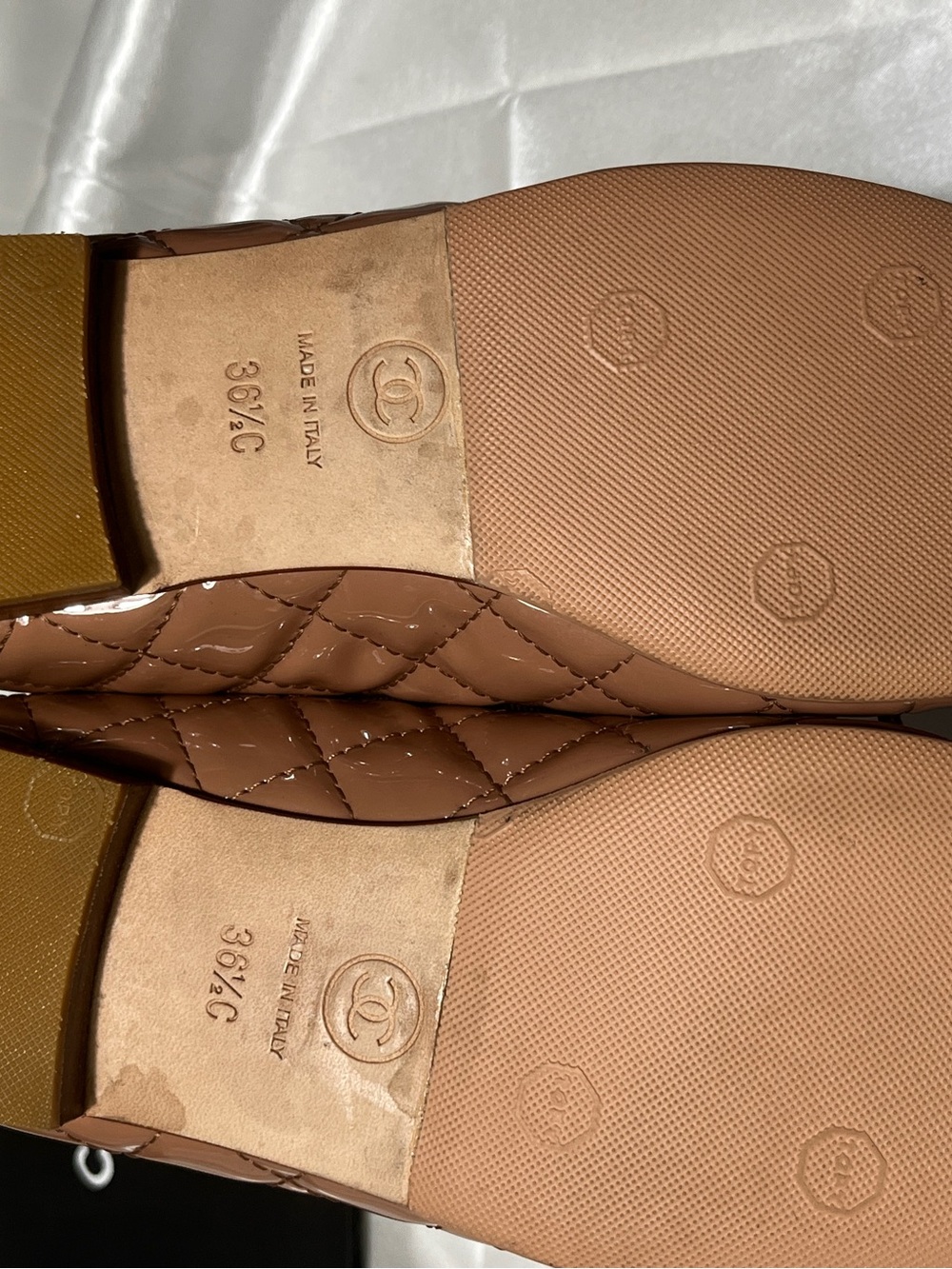 CHANEL Brown Patent Leather Quilted Ballet Flats with Bow - Picture 6 of 10